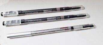 Crayon sourcils.jpg